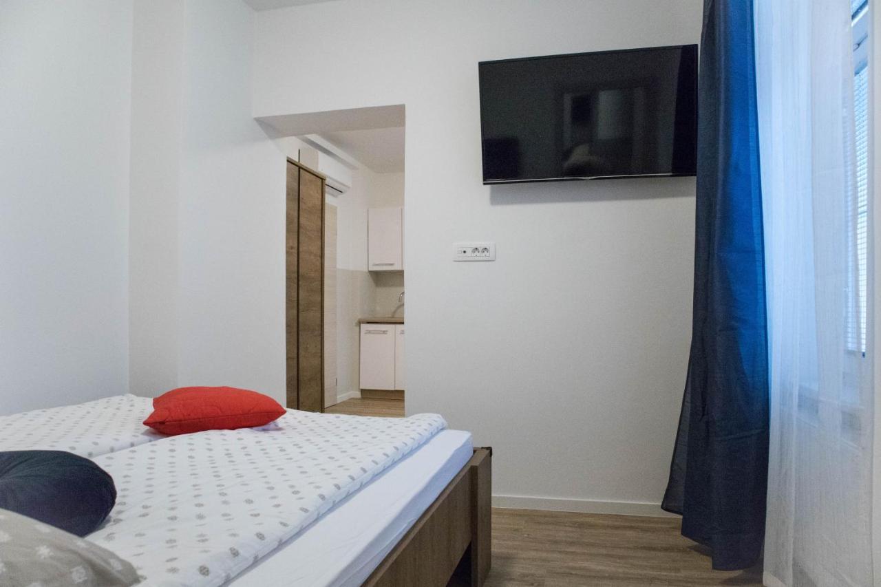 Jantar Apartmaji ノヴォ メスト エクステリア 写真