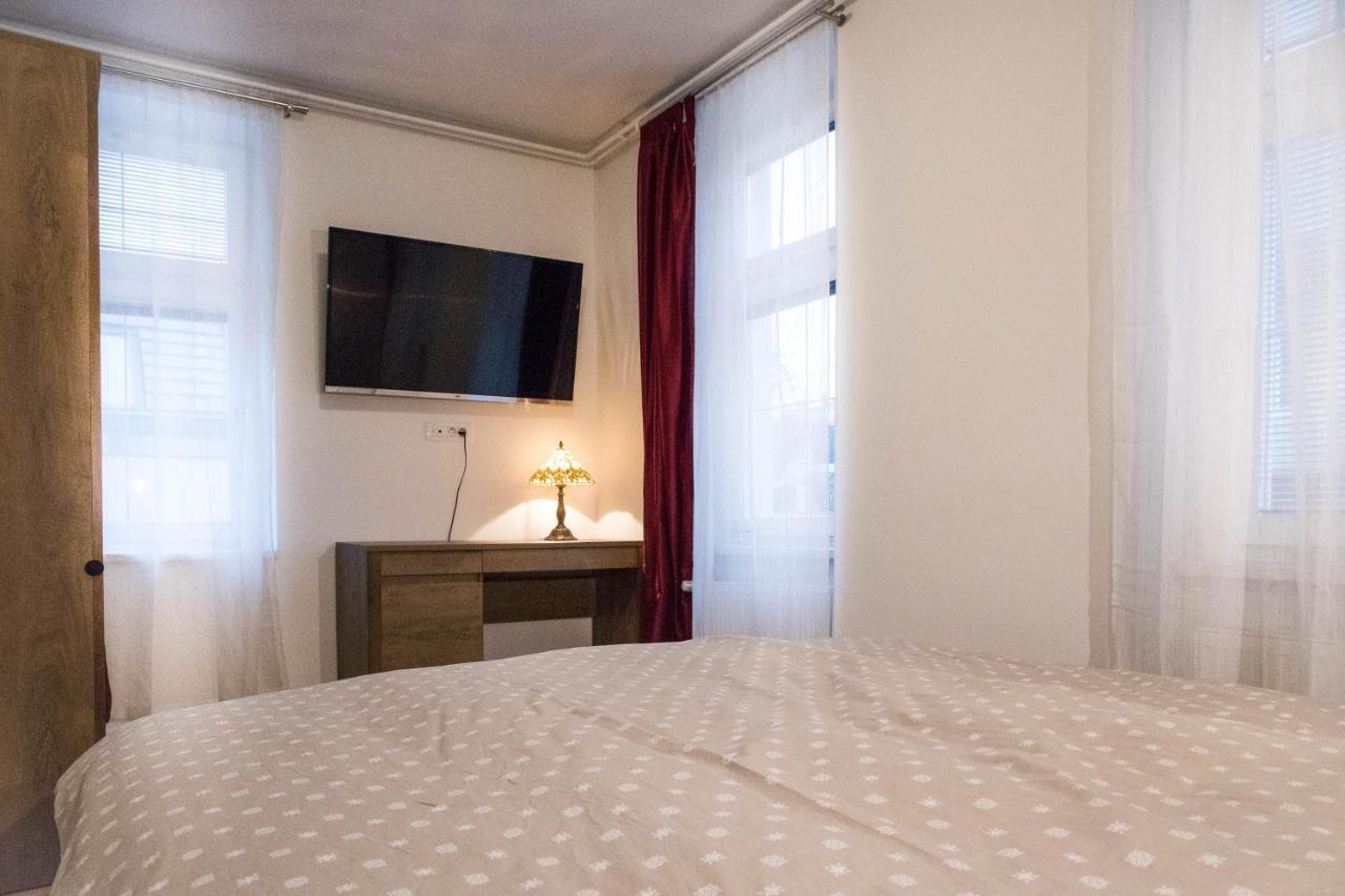 Jantar Apartmaji ノヴォ メスト エクステリア 写真