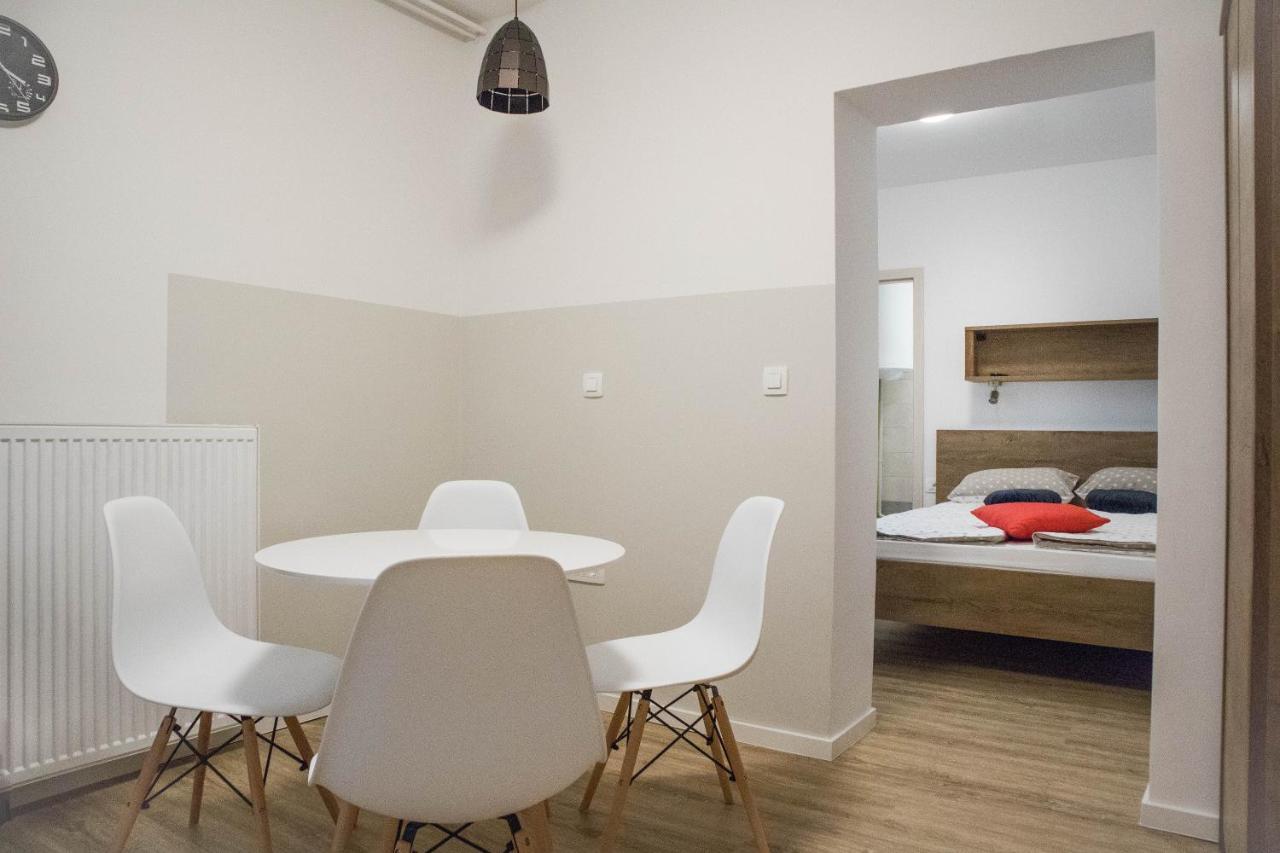 Jantar Apartmaji ノヴォ メスト エクステリア 写真