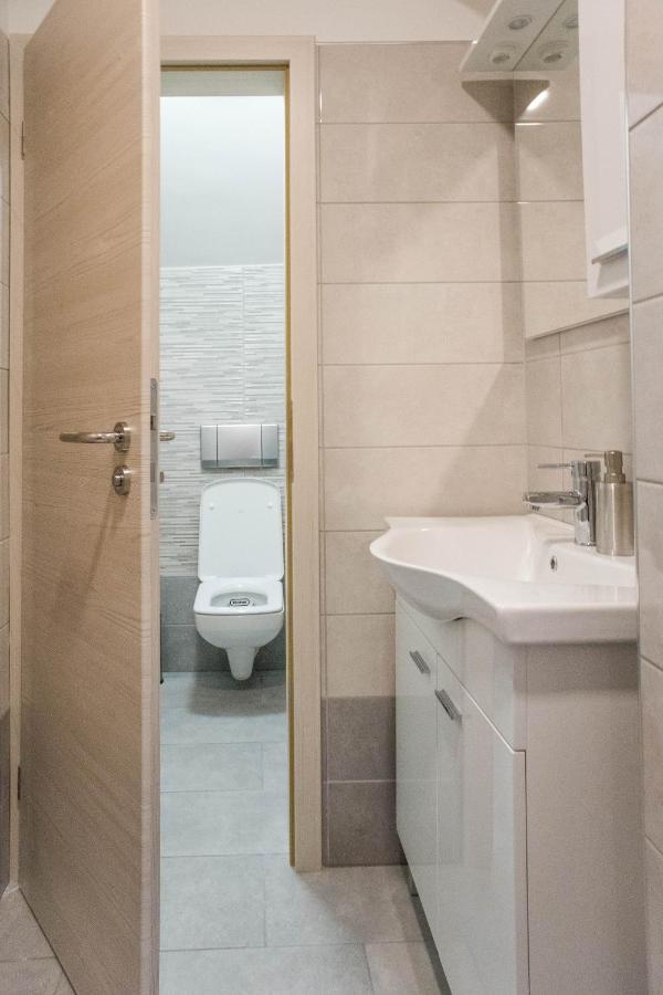 Jantar Apartmaji ノヴォ メスト エクステリア 写真