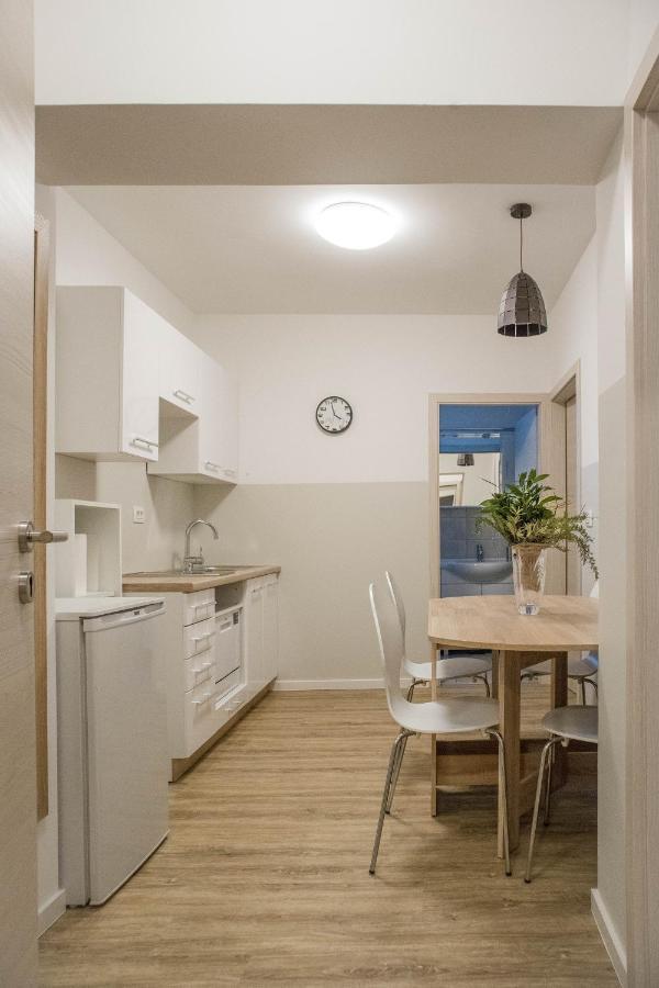 Jantar Apartmaji ノヴォ メスト エクステリア 写真