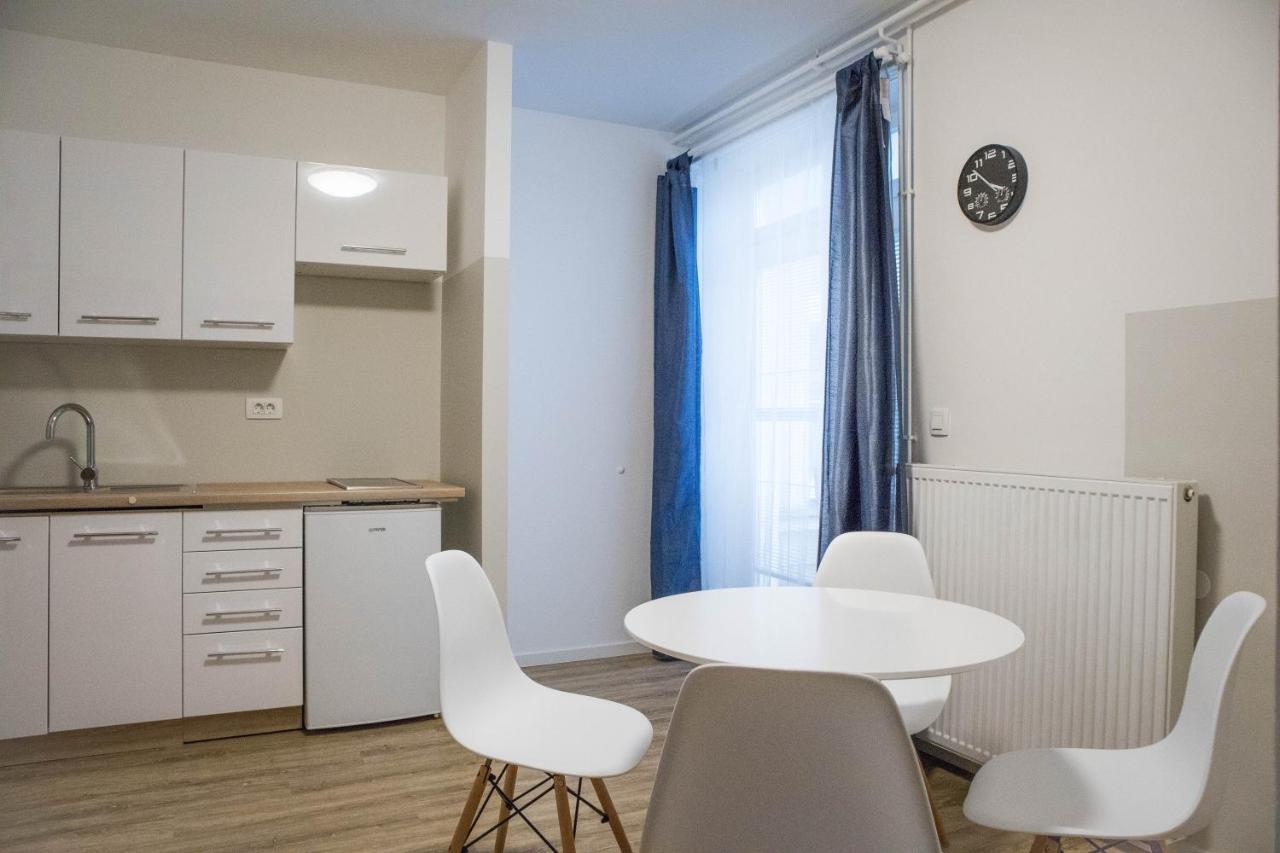 Jantar Apartmaji ノヴォ メスト エクステリア 写真